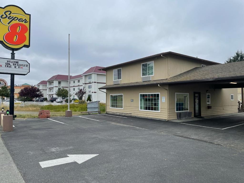 Super 8 By Wyndham Crescent City Eksteriør billede