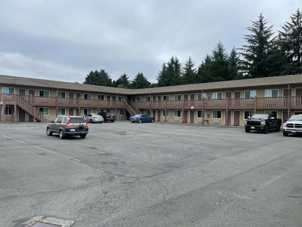 Super 8 By Wyndham Crescent City Eksteriør billede